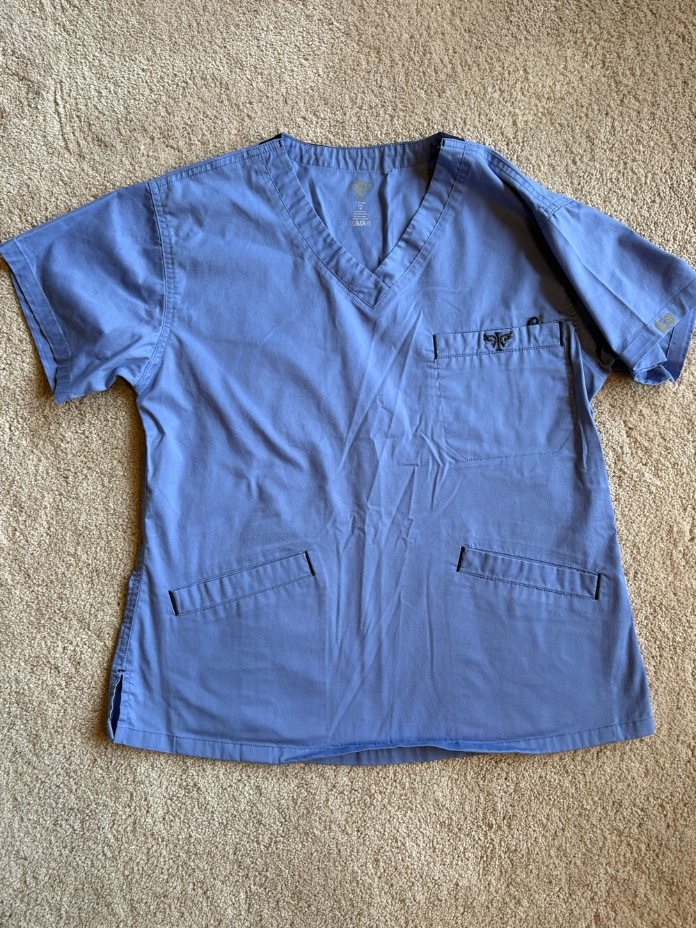 Med Couture E-Z Flex Scrub Top 8403 Small Ceil Blue with Navy Accents V-Neck